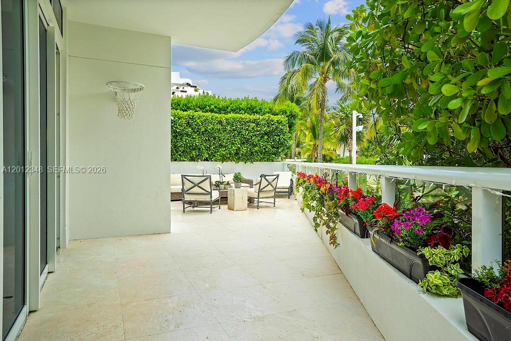 50 S Pointe Dr #TWN1, Miami Beach FL 33139