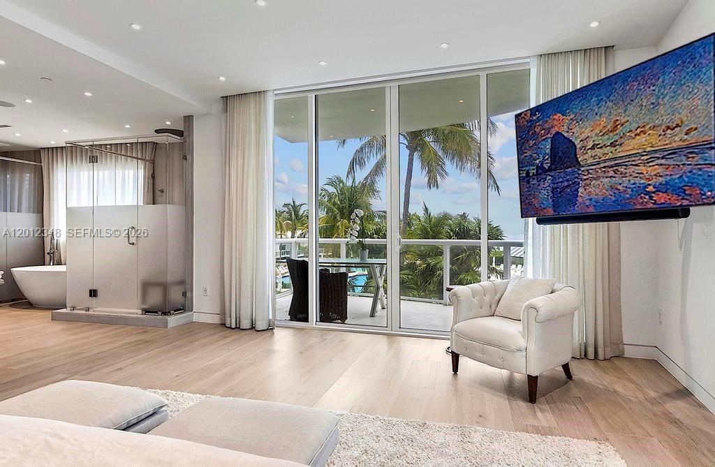 50 S Pointe Dr #TWN1, Miami Beach FL 33139