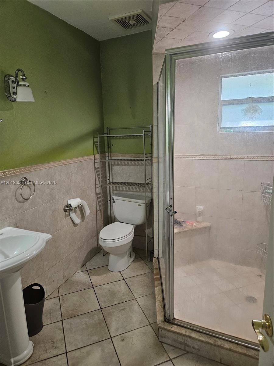 2231 NW 4th Ter, Miami FL 33125