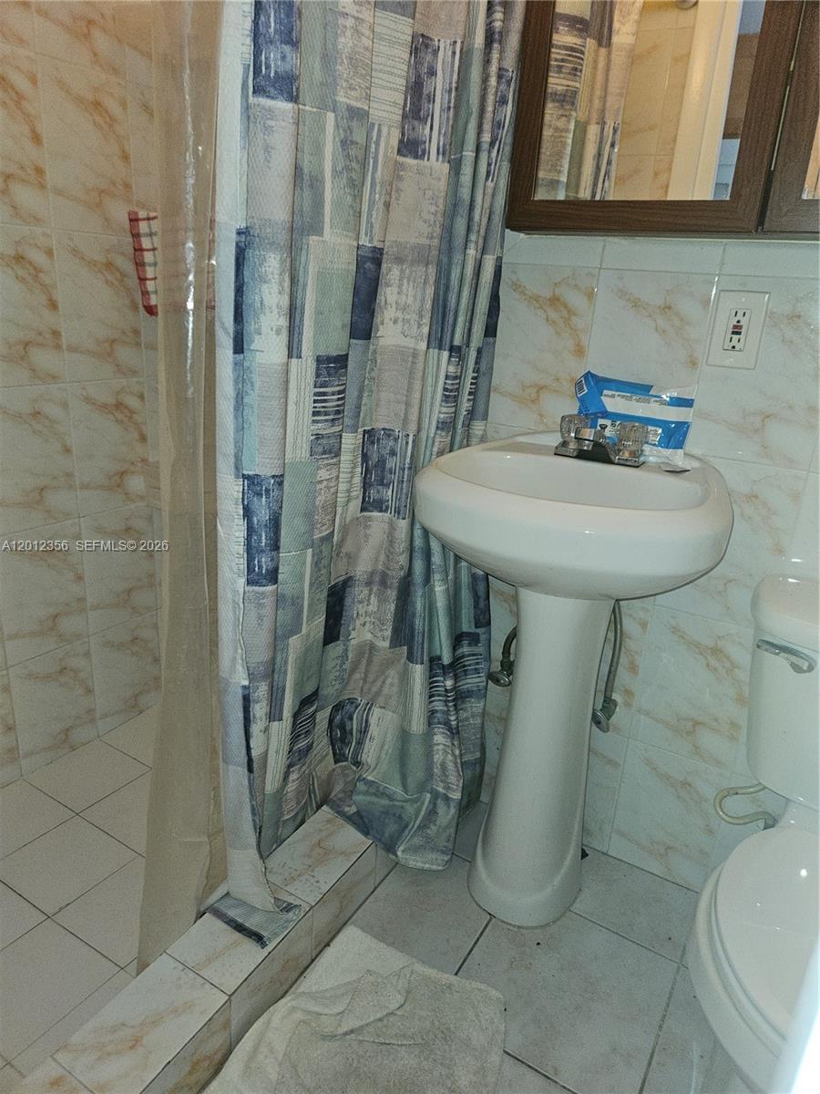 2231 NW 4th Ter, Miami FL 33125
