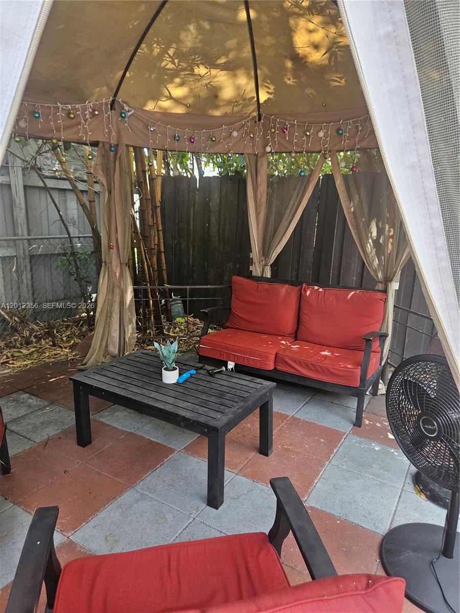 2231 NW 4th Ter, Miami FL 33125