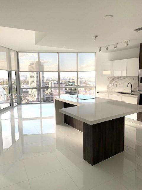 851 NE 1st Ave #2110, Miami FL 33132