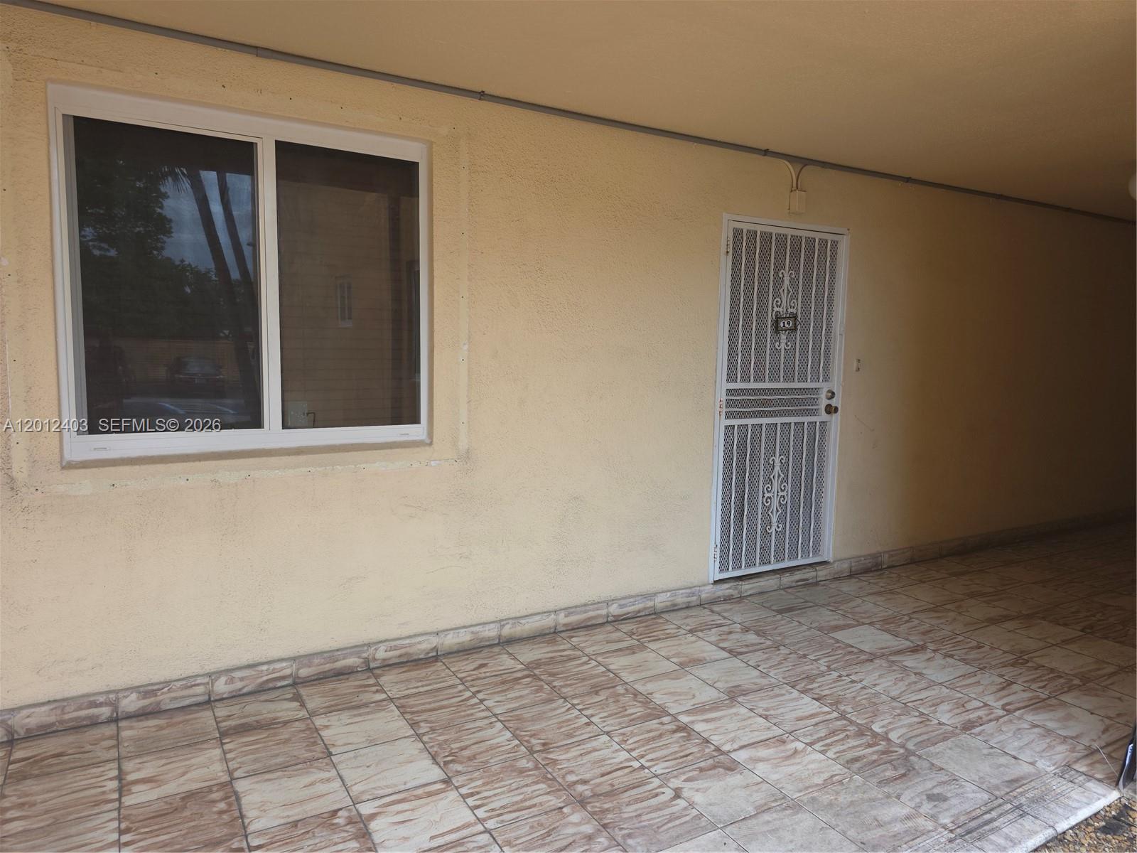 8990 SW 24th St #19, Miami FL 33165