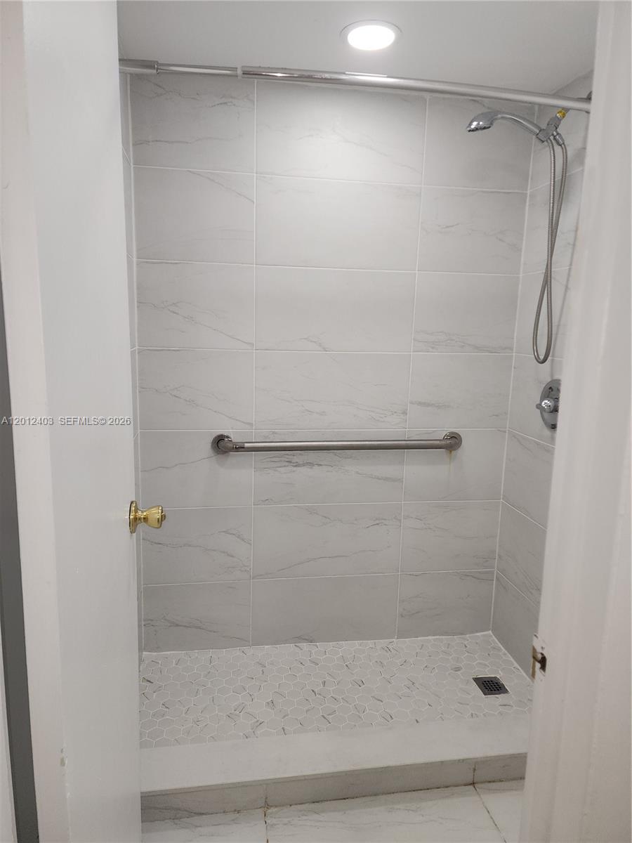 8990 SW 24th St #19, Miami FL 33165