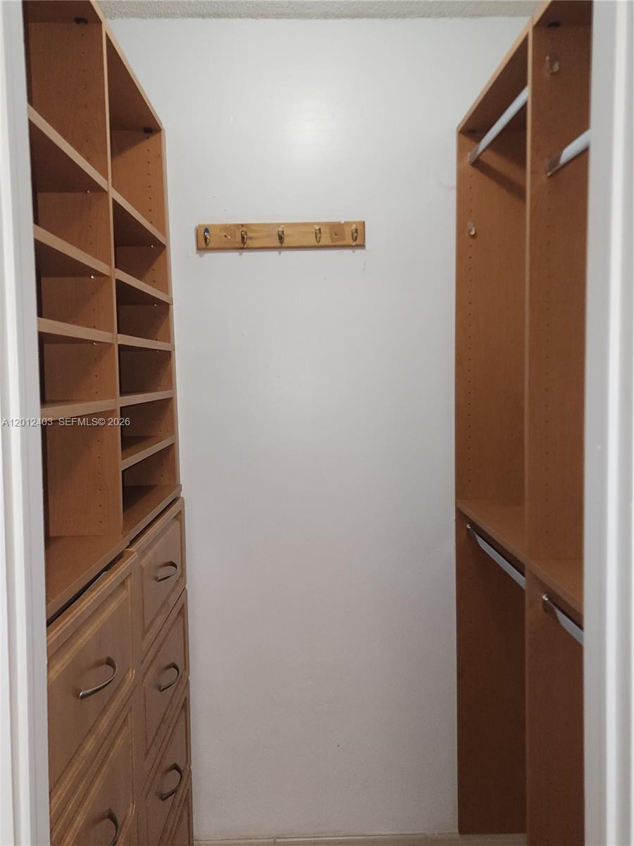 8990 SW 24th St #19, Miami FL 33165