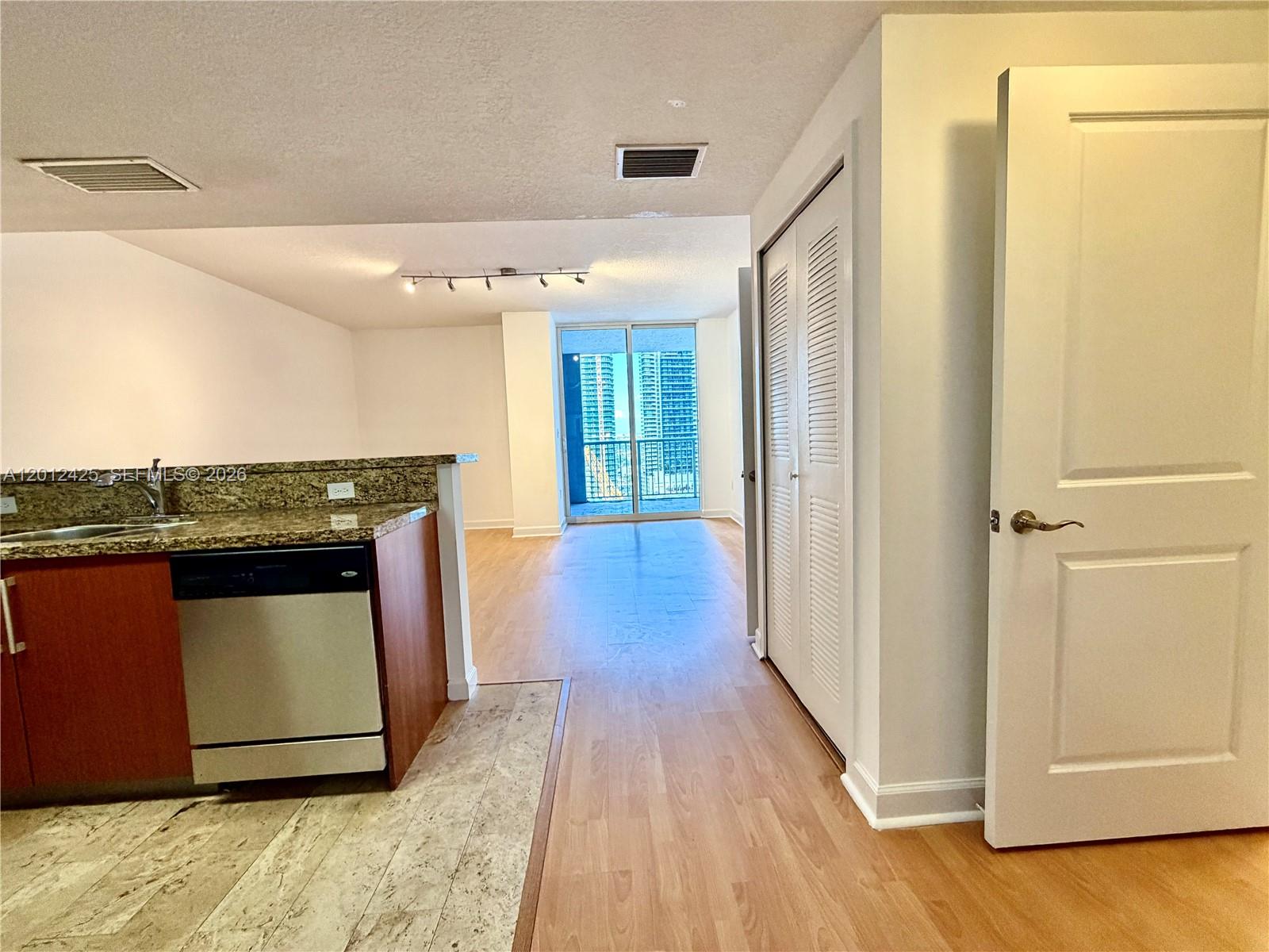 170 SE 14th St #2906, Miami FL 33131