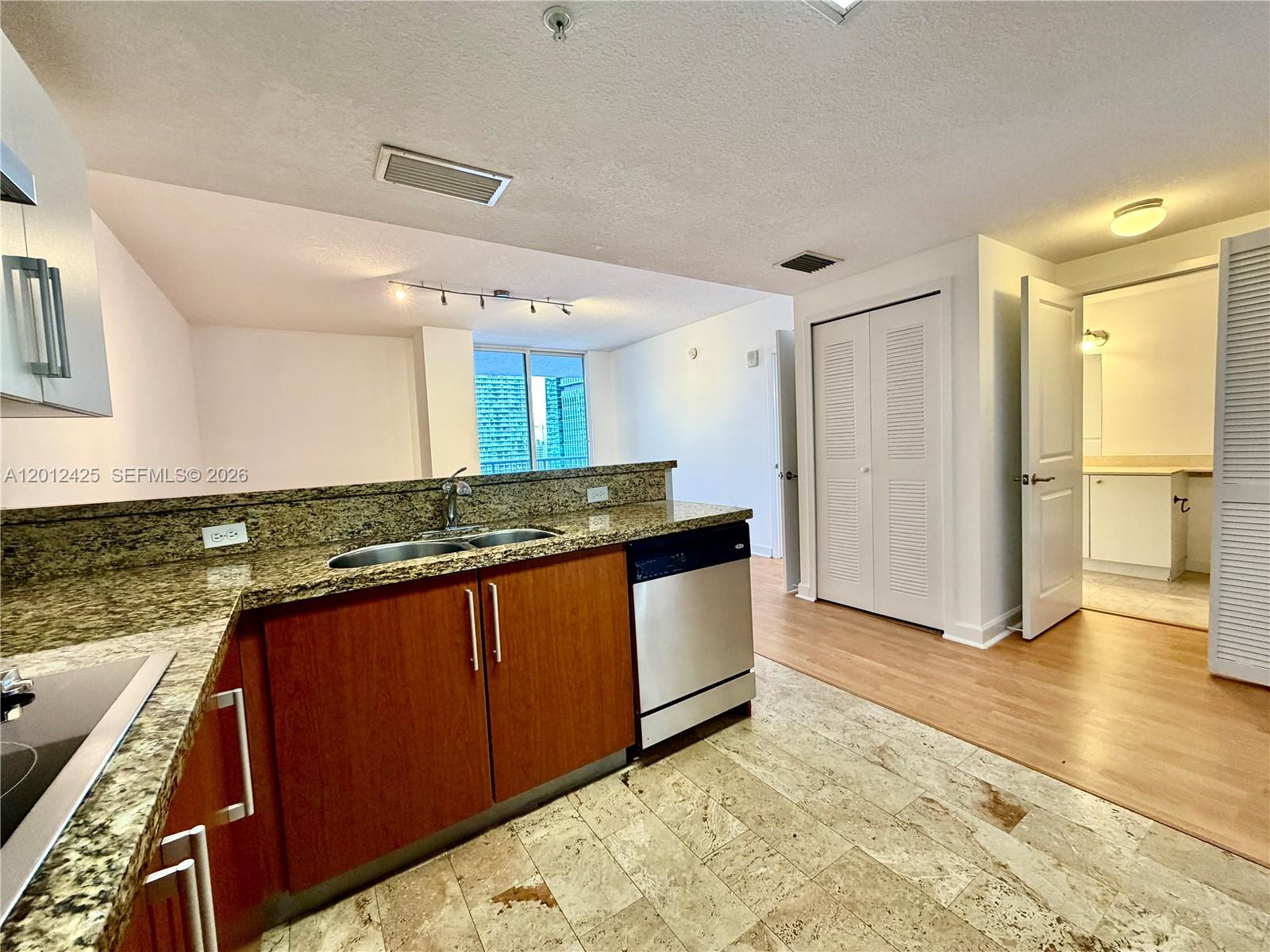 170 SE 14th St #2906, Miami FL 33131