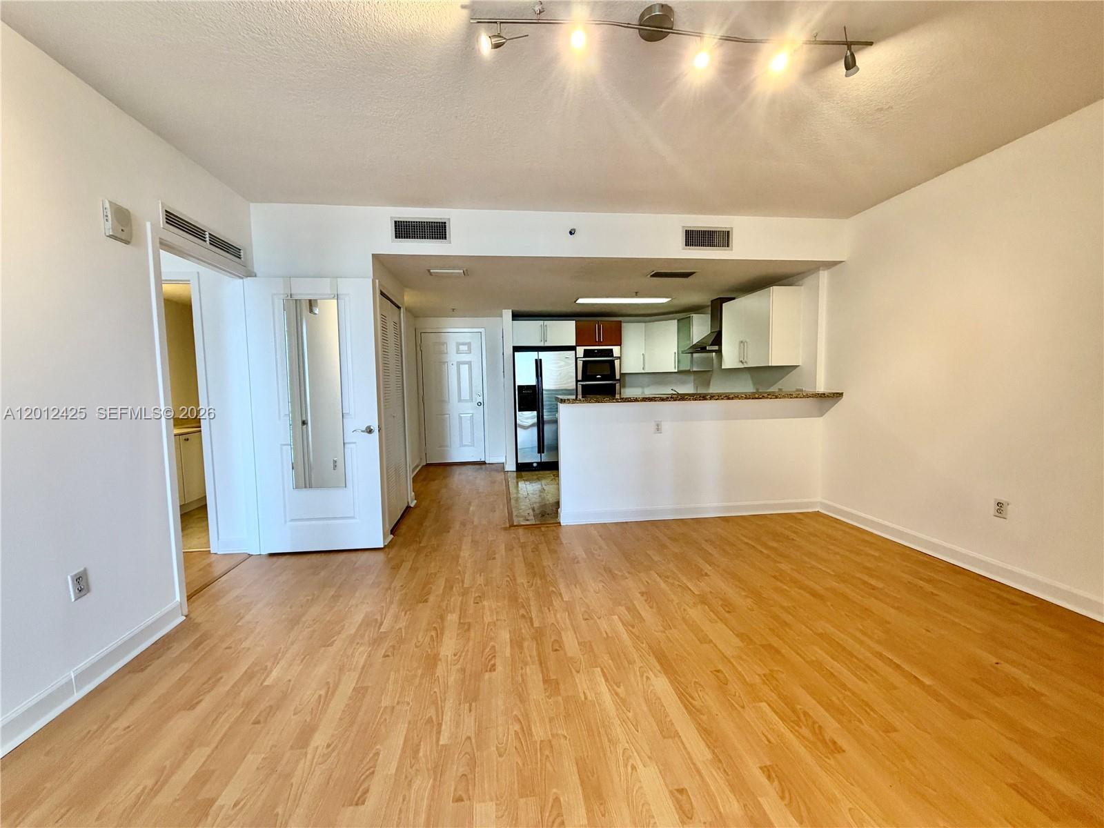 170 SE 14th St #2906, Miami FL 33131