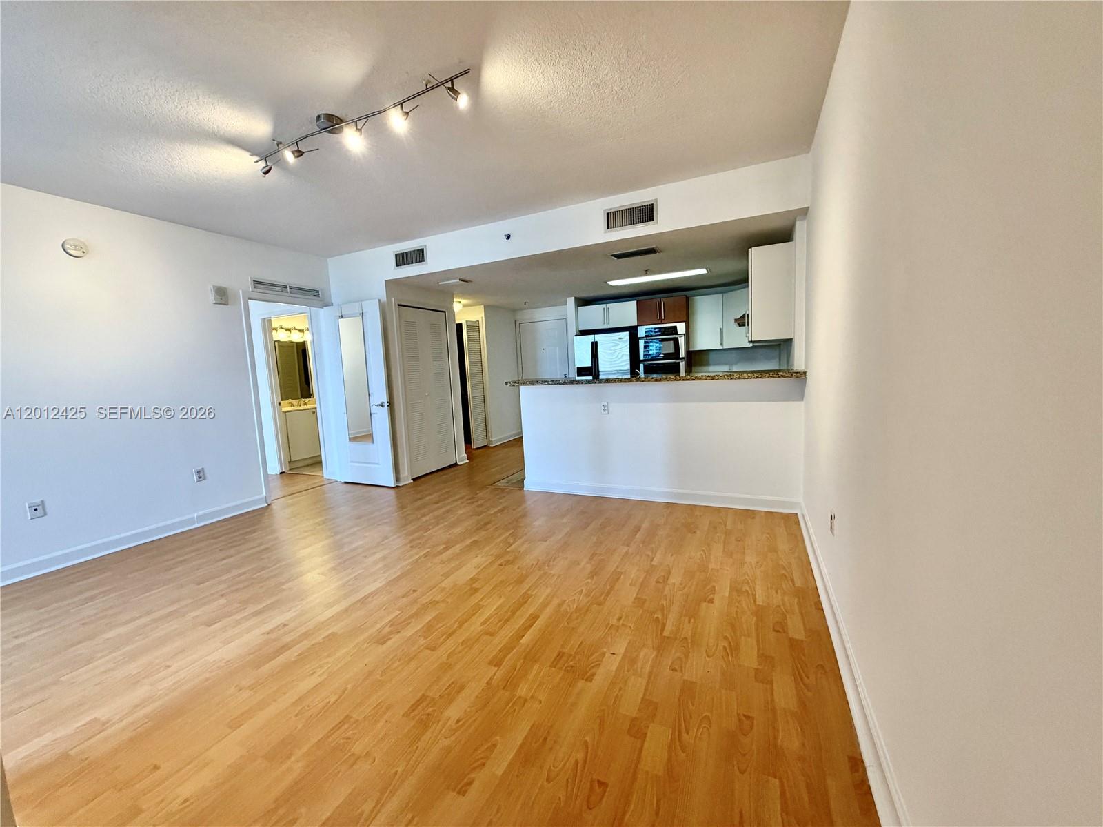 170 SE 14th St #2906, Miami FL 33131
