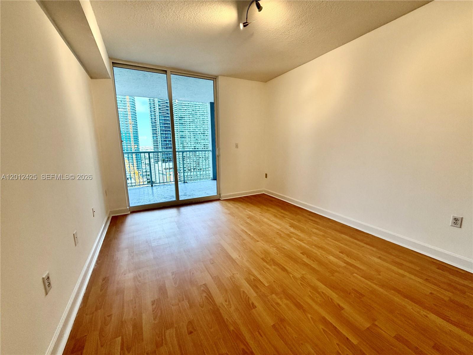 170 SE 14th St #2906, Miami FL 33131