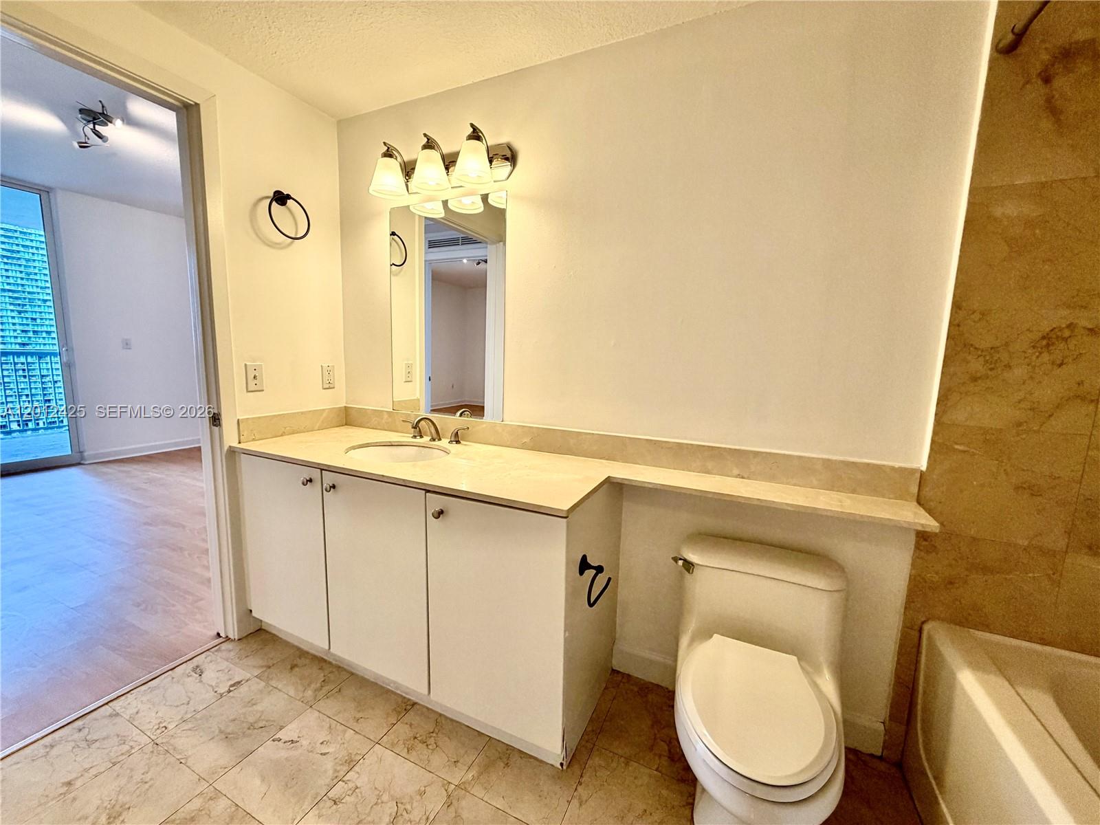 170 SE 14th St #2906, Miami FL 33131