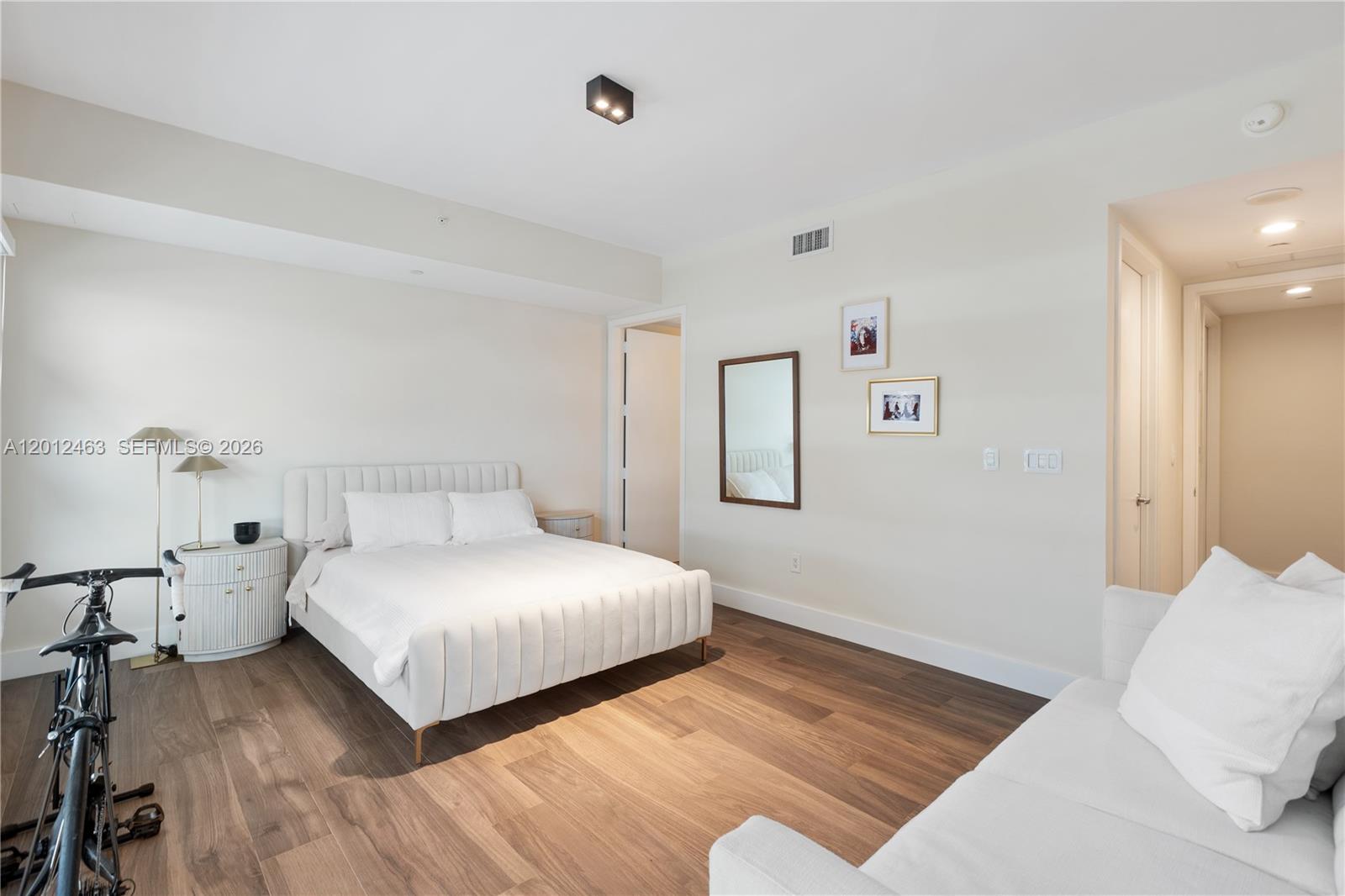 1040 Biscayne Blvd #1602, Miami FL 33132