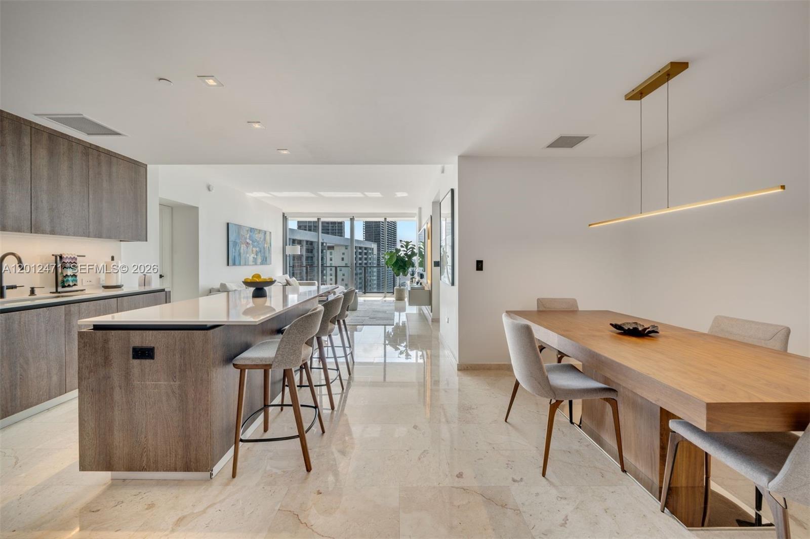 68 SE 6th St #3407, Miami FL 33131