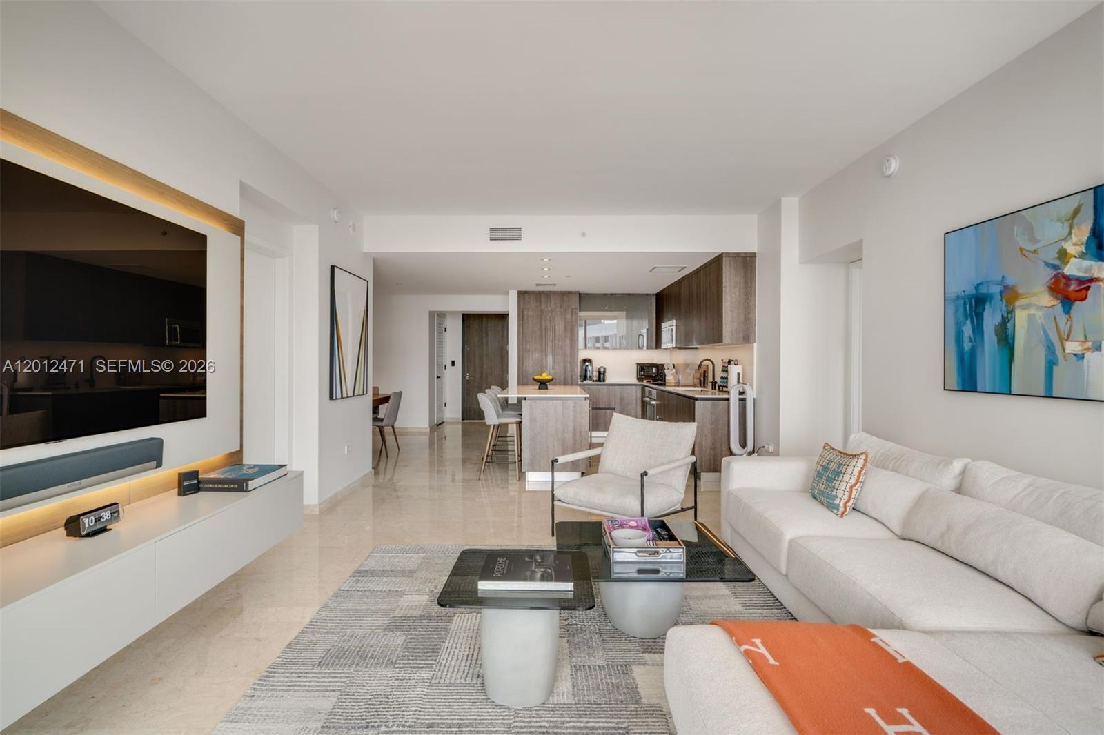 68 SE 6th St #3407, Miami FL 33131