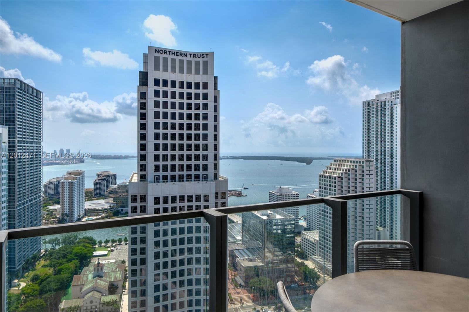 68 SE 6th St #3407, Miami FL 33131