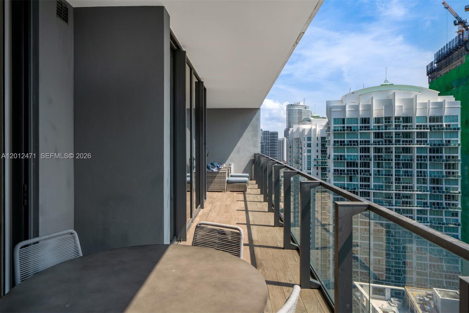 68 SE 6th St #3407, Miami FL 33131
