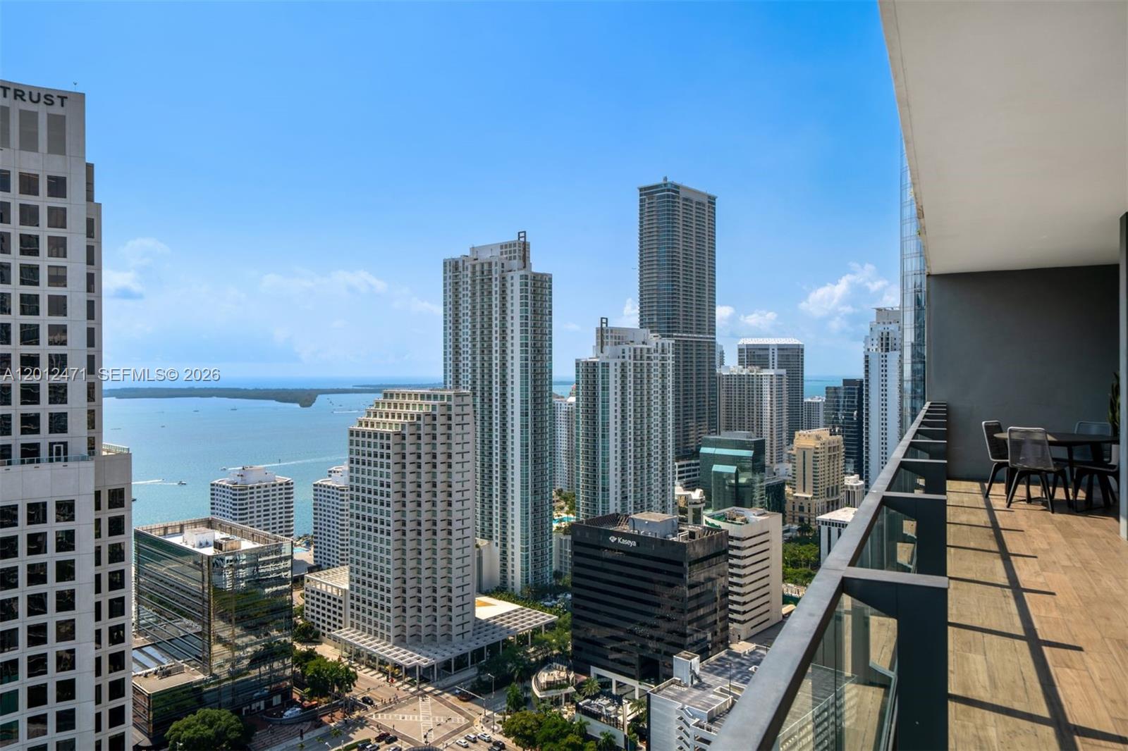 68 SE 6th St #3407, Miami FL 33131