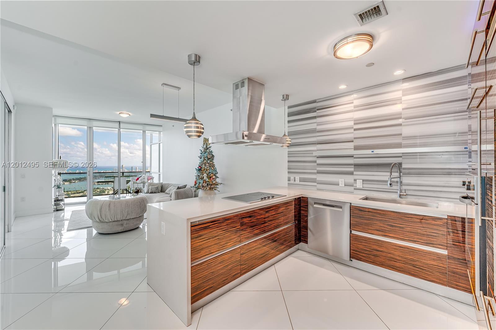 1100 Biscayne Blvd #5702, Miami FL 33132