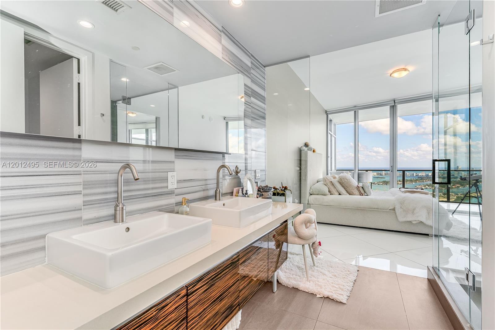 1100 Biscayne Blvd #5702, Miami FL 33132