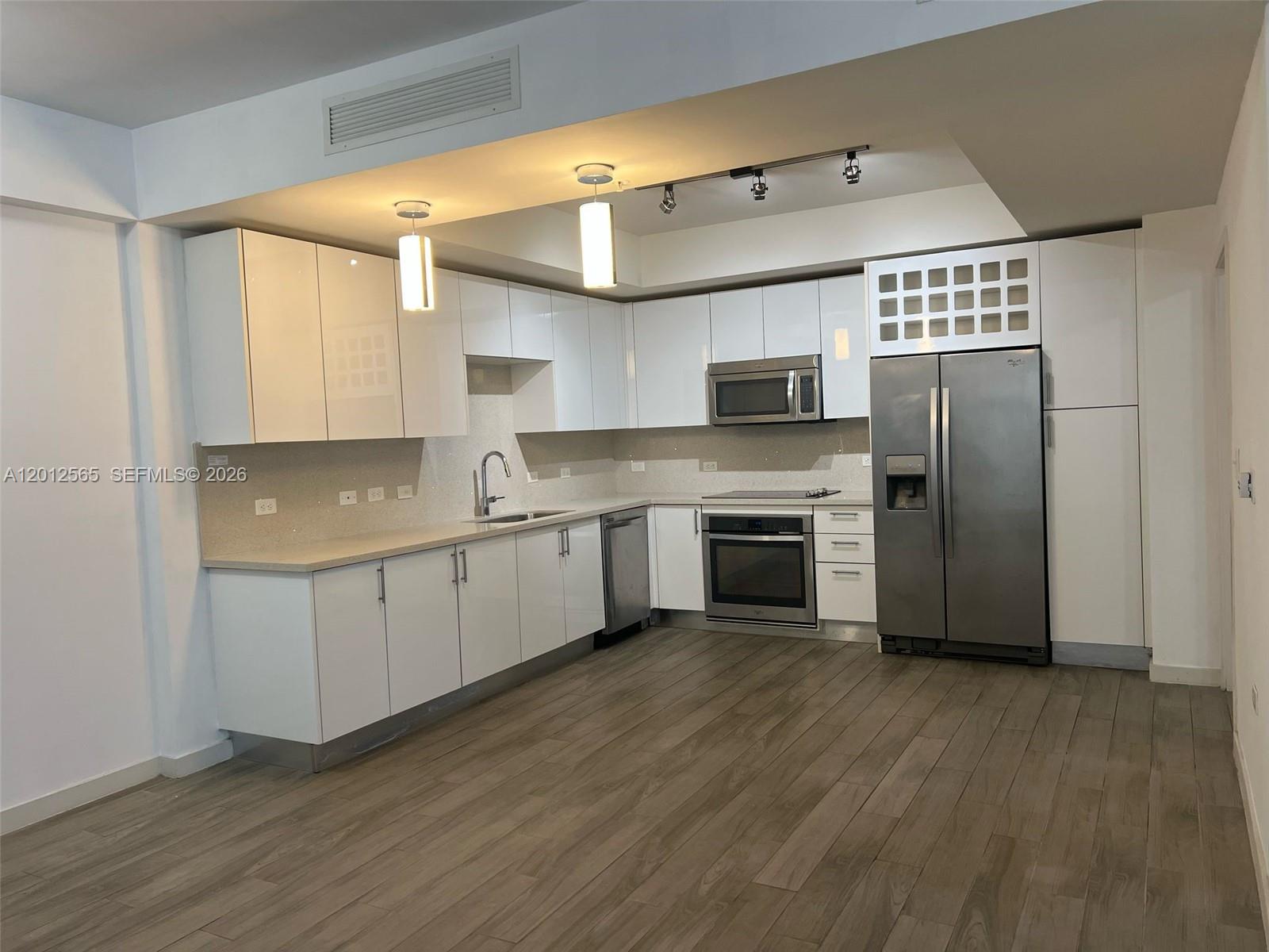 999 SW 1st Ave #1601, Miami FL 33130