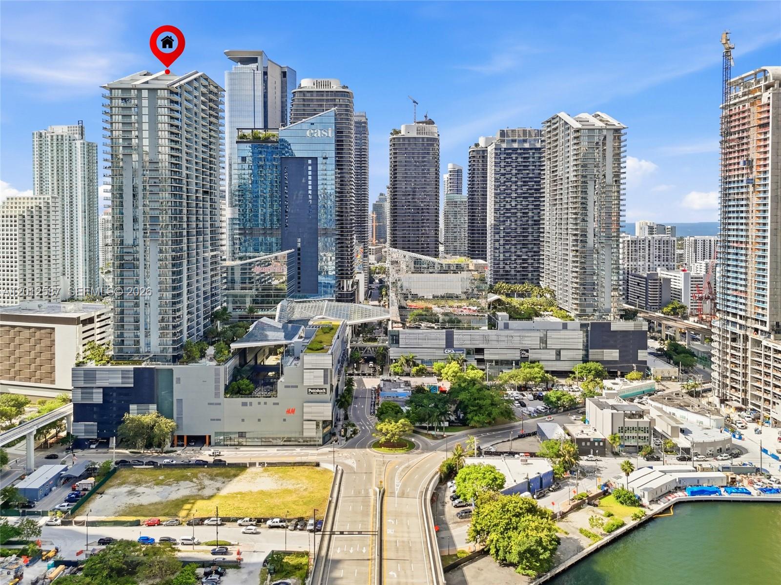 68 SE 6th St #1904, Miami FL 33131