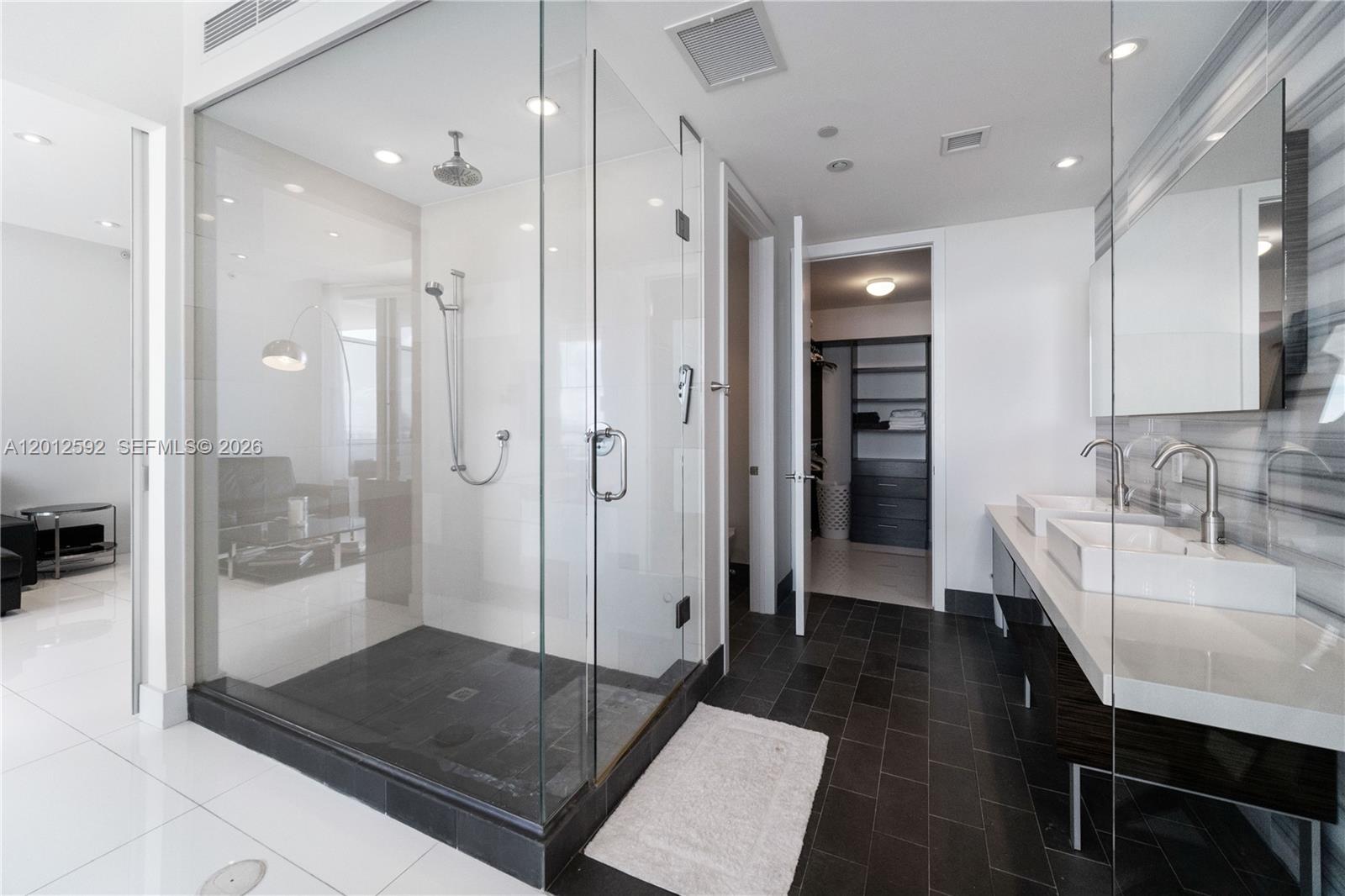 1100 Biscayne Blvd #5802, Miami FL 33132