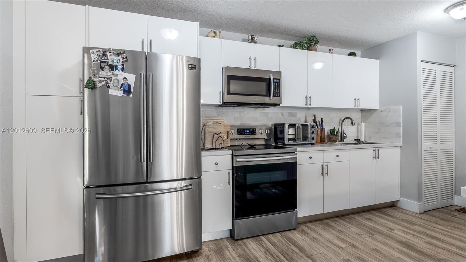 7208 Fairway Dr #I9, Miami Lakes FL 33014