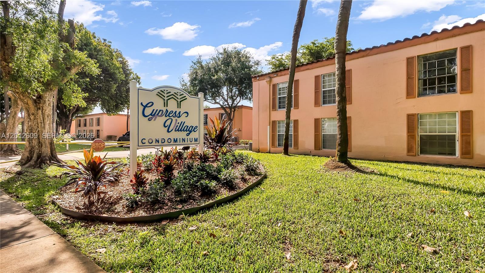 7208 Fairway Dr #I9, Miami Lakes FL 33014