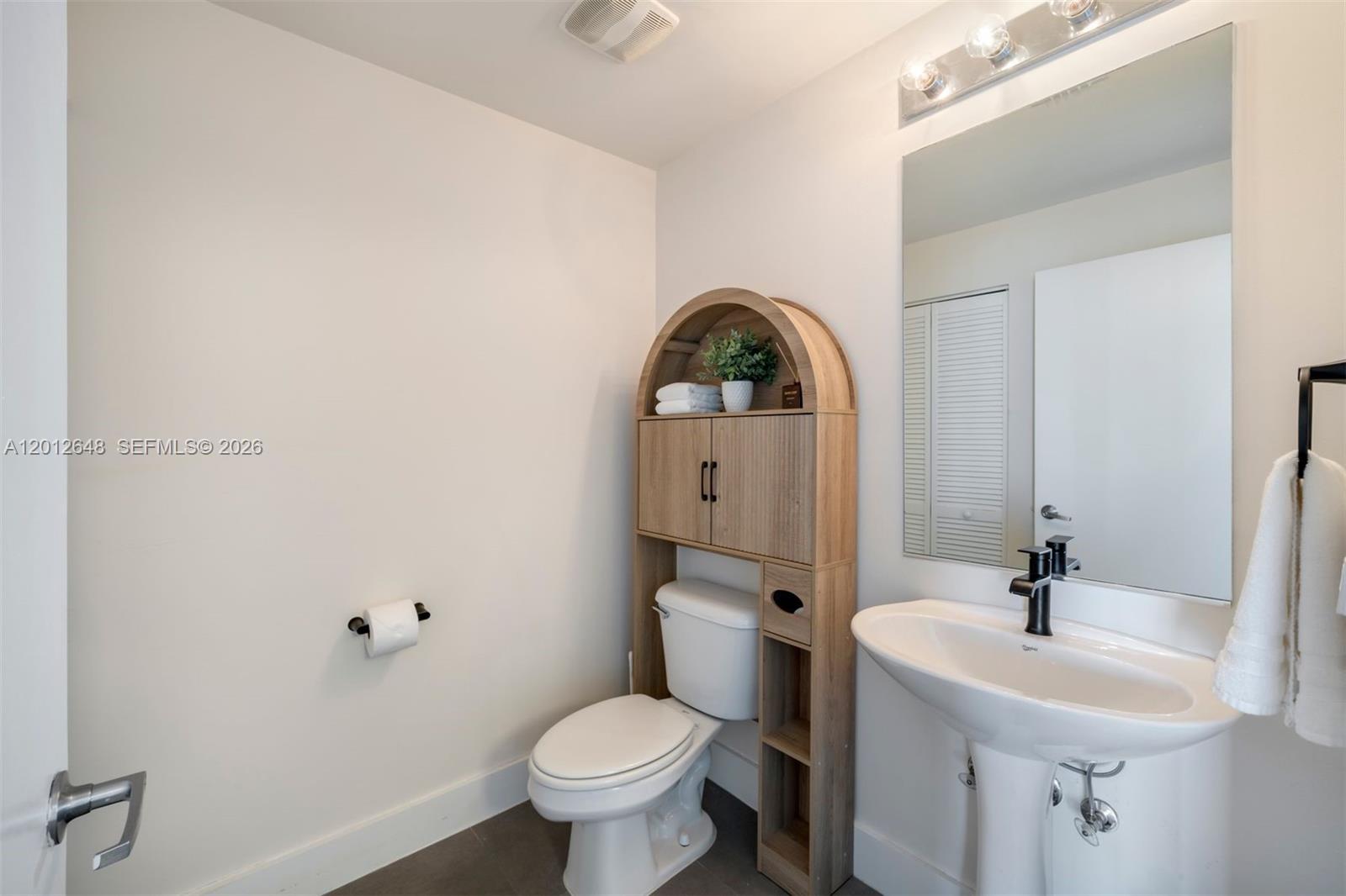 888 Biscayne Blvd #3111, Miami FL 33132