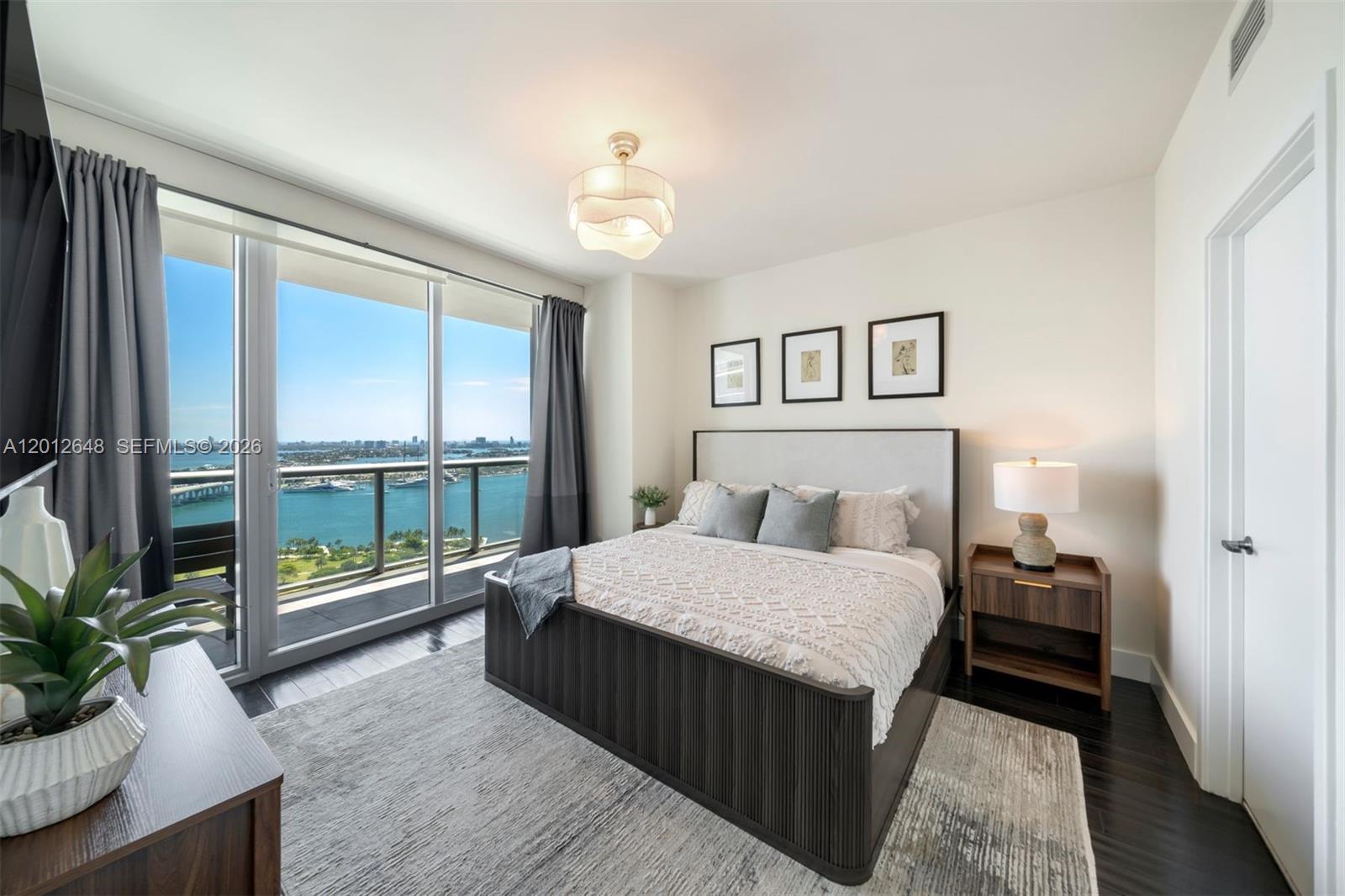 888 Biscayne Blvd #3111, Miami FL 33132