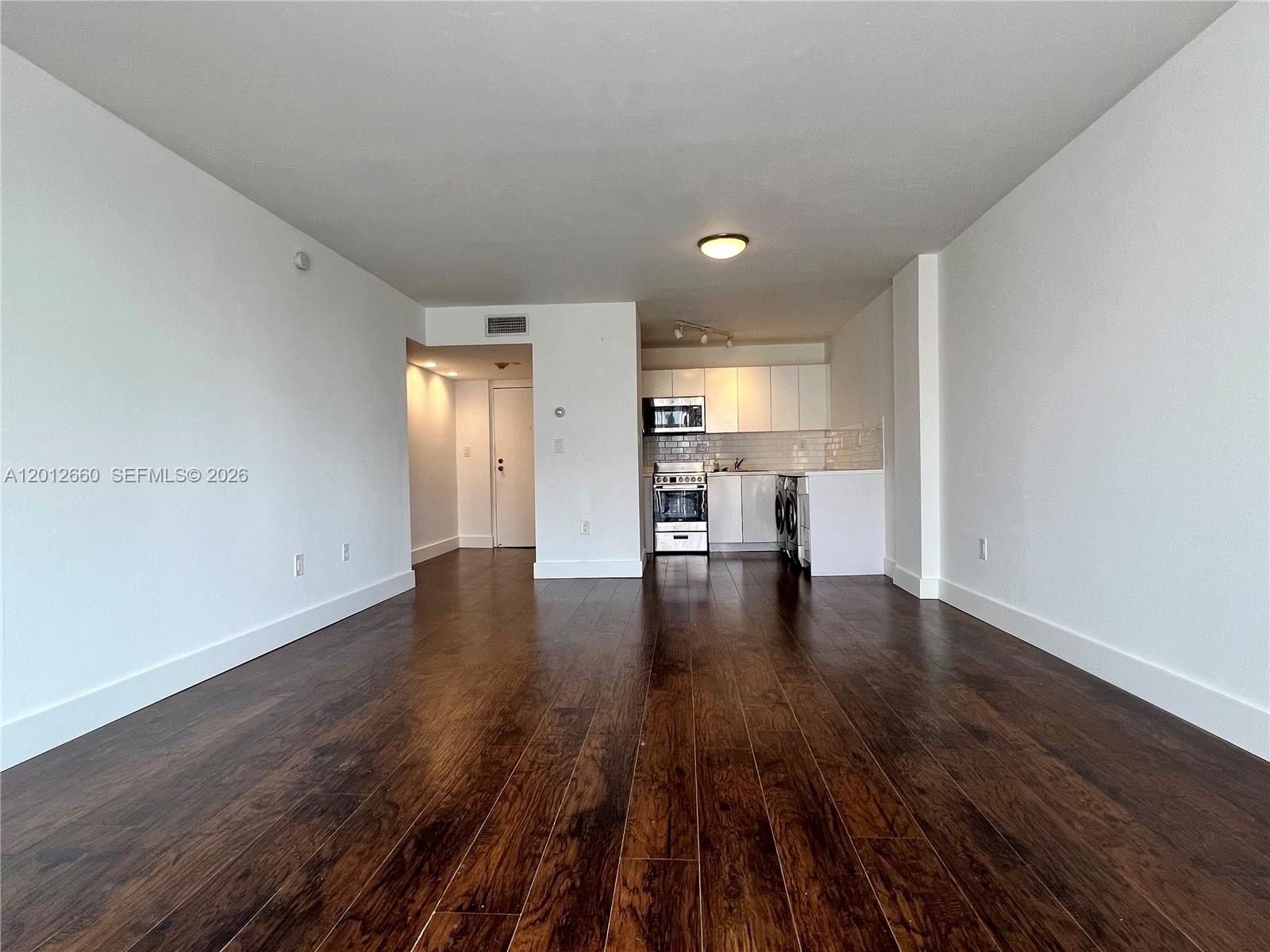 5055 NW 7th St #303, Miami FL 33126