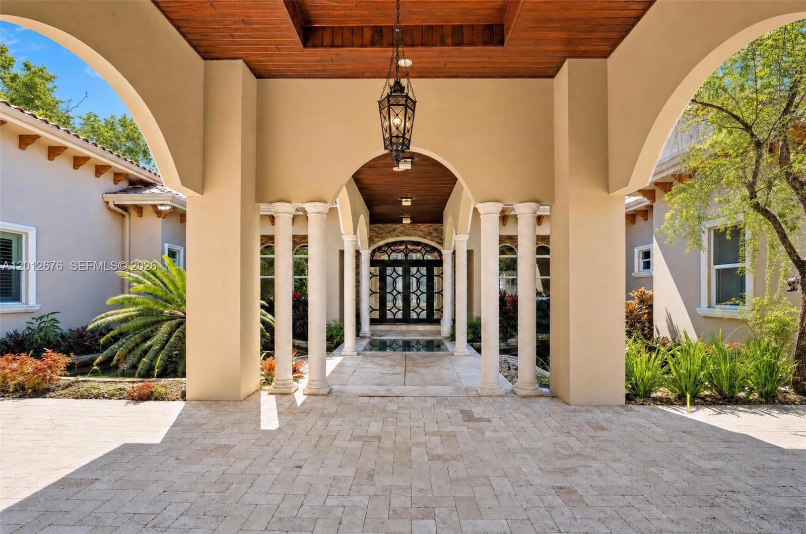 7480 SW 100th St, Pinecrest FL 33156