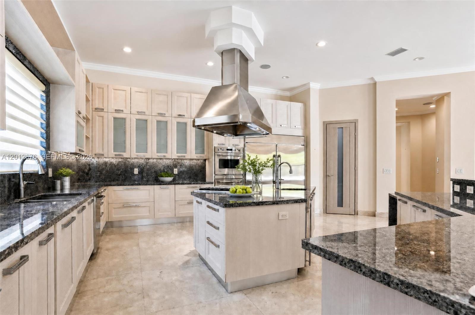 7480 SW 100th St, Pinecrest FL 33156