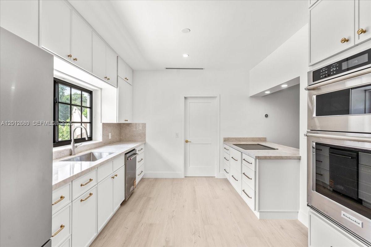 1426 Robbia Ave, Coral Gables FL 33146