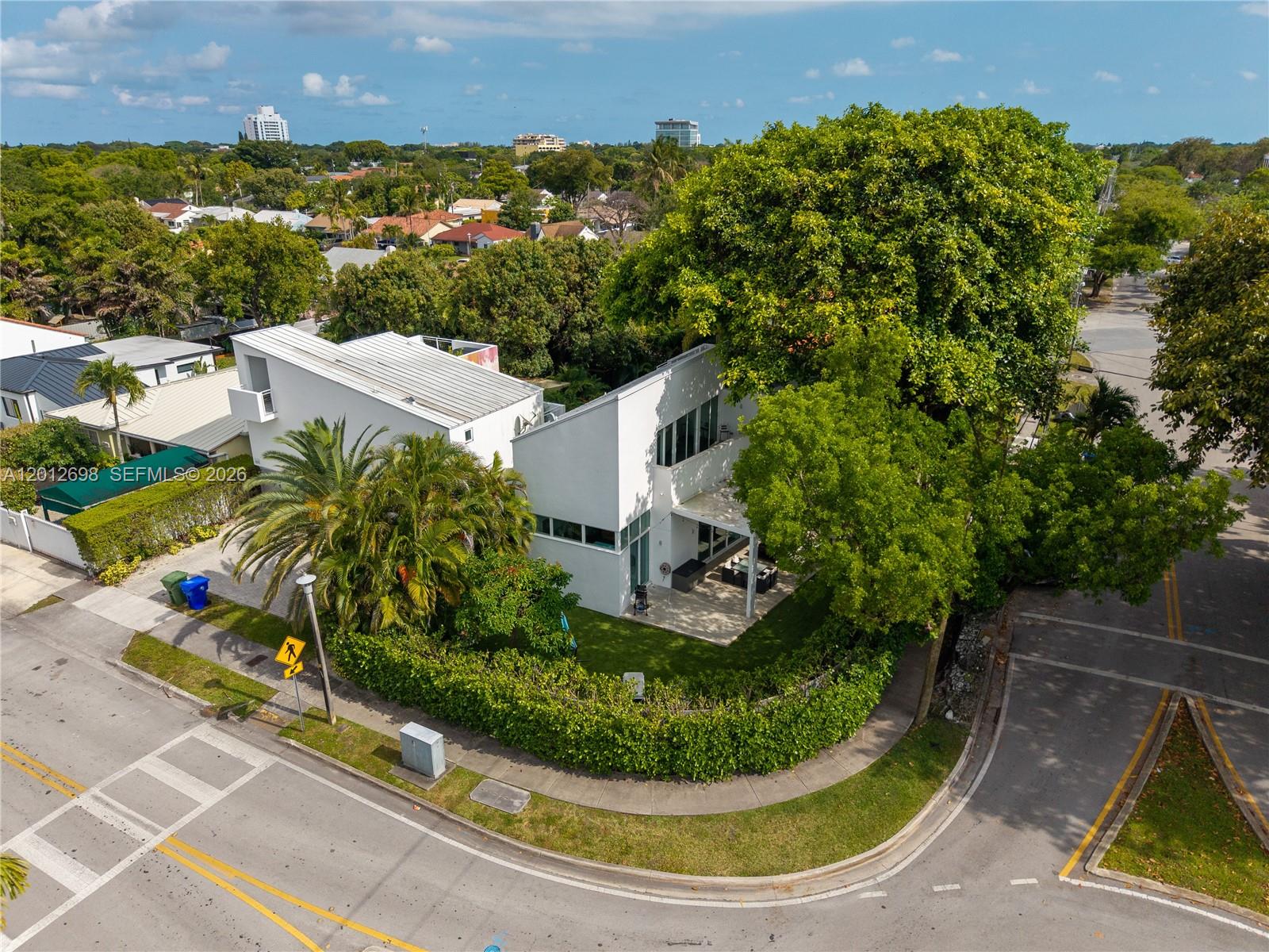 1898 SW 17th St, Miami FL 33145