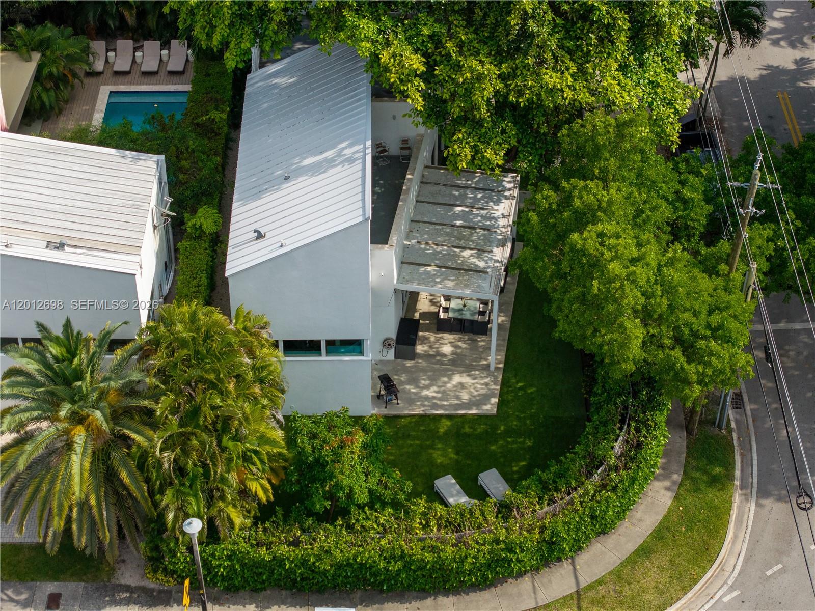 1898 SW 17th St, Miami FL 33145