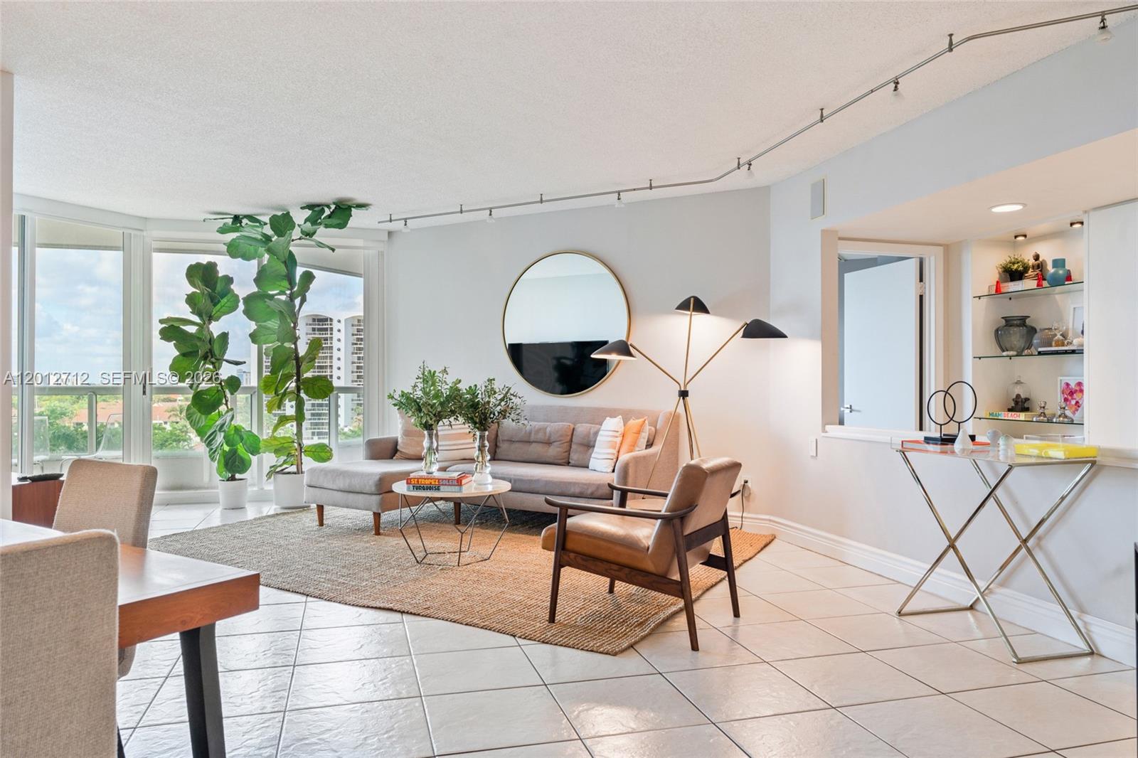 21205 YACHT CLUB DR #805, Aventura FL 33180