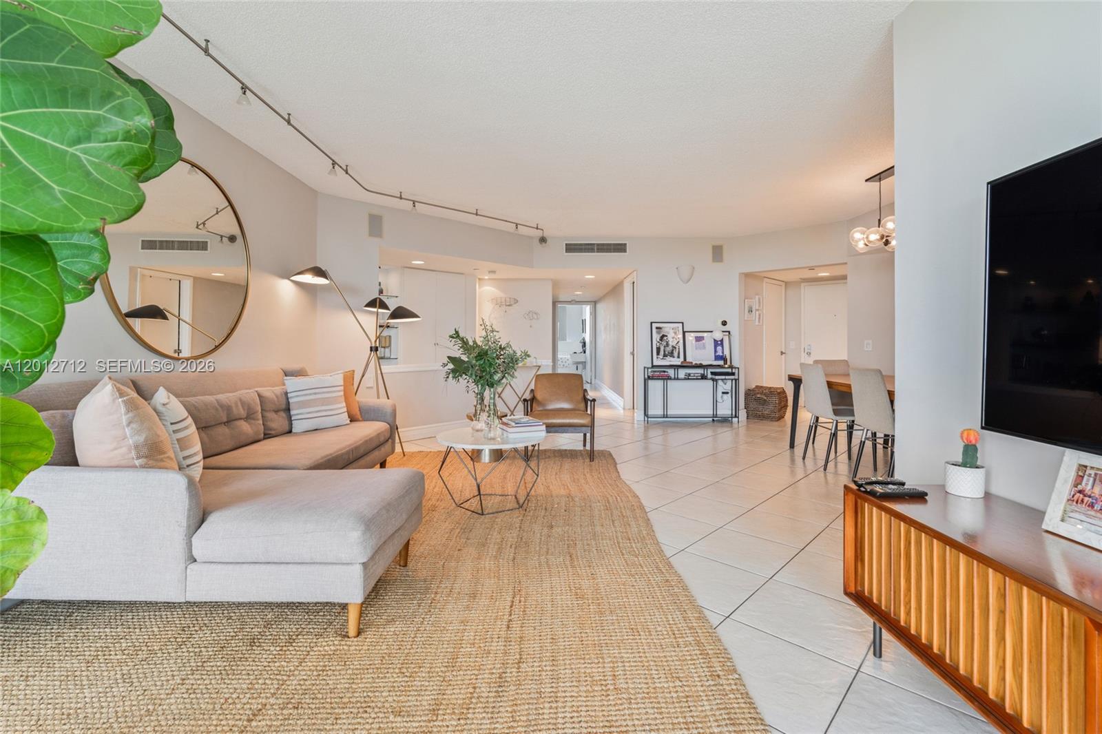 21205 YACHT CLUB DR #805, Aventura FL 33180