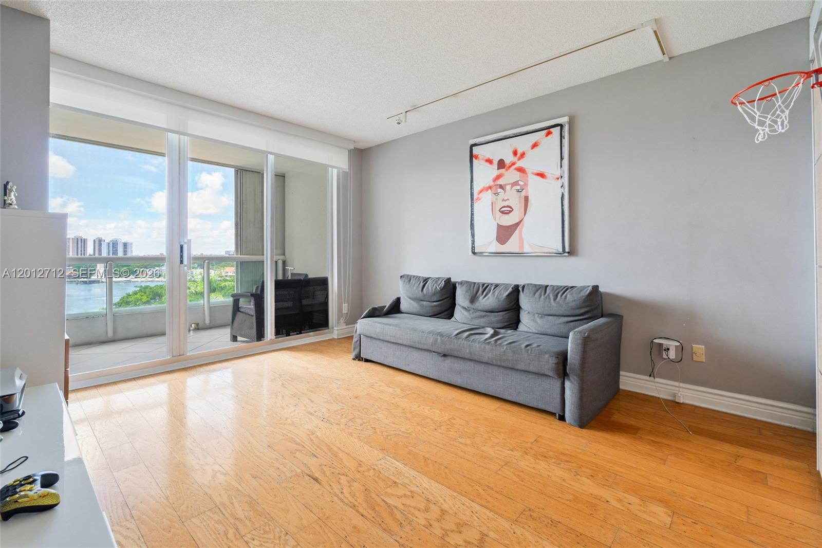 21205 YACHT CLUB DR #805, Aventura FL 33180