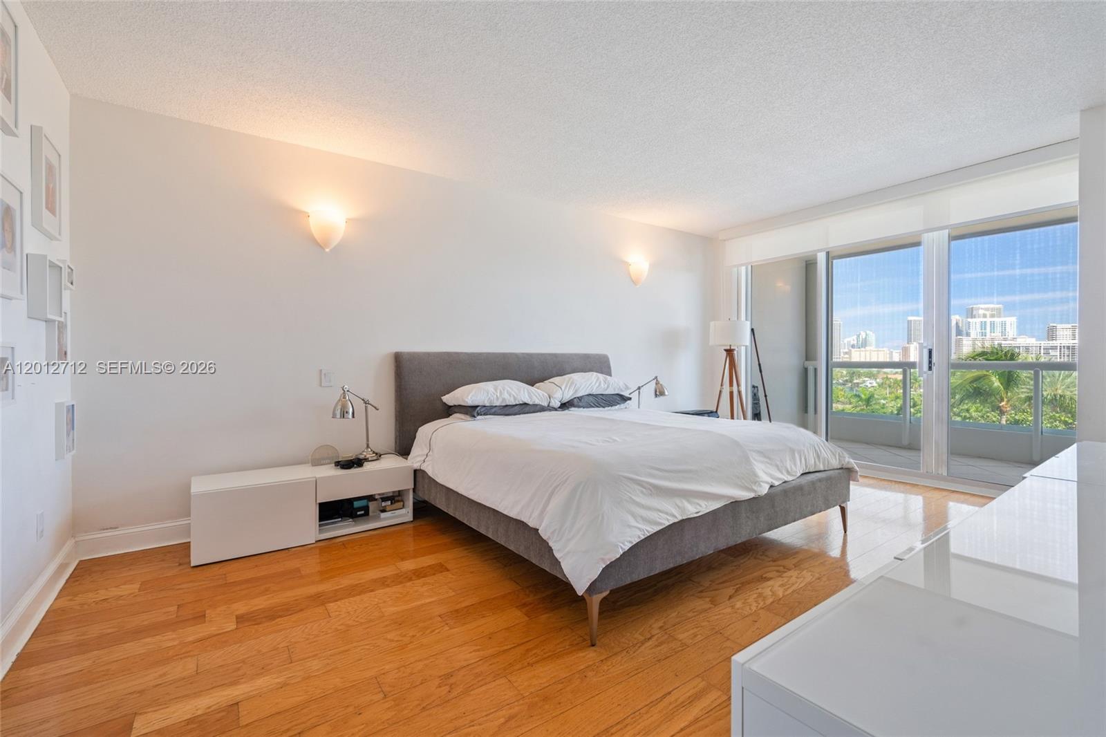 21205 YACHT CLUB DR #805, Aventura FL 33180