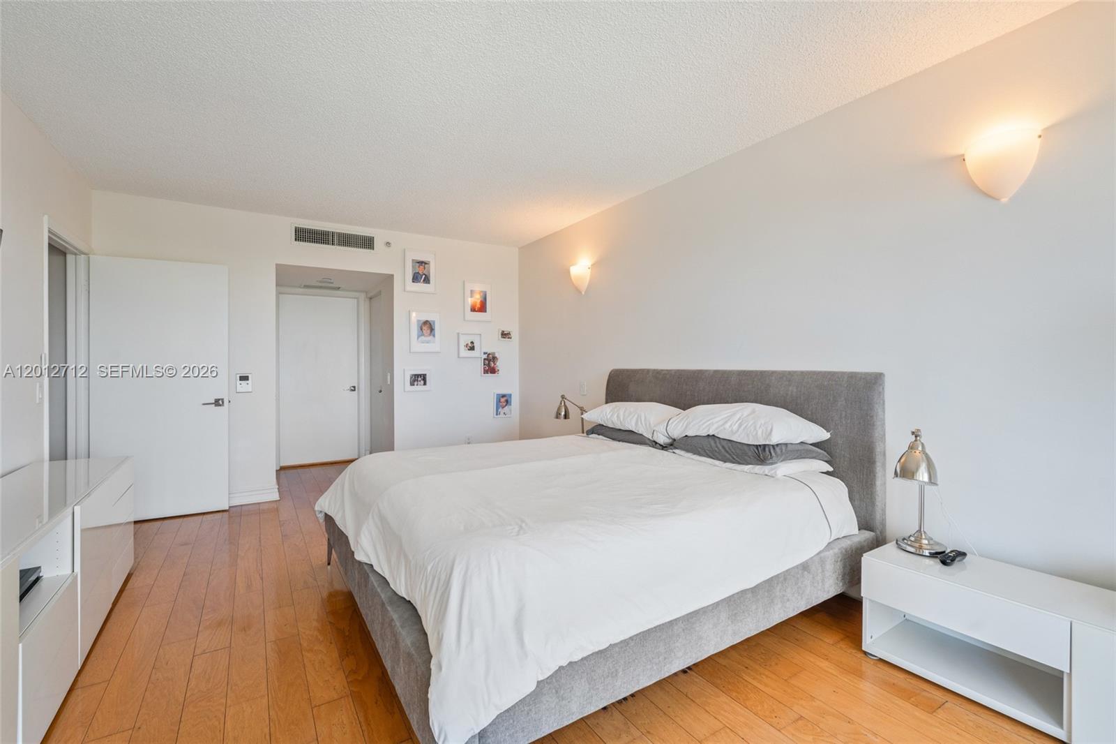 21205 YACHT CLUB DR #805, Aventura FL 33180