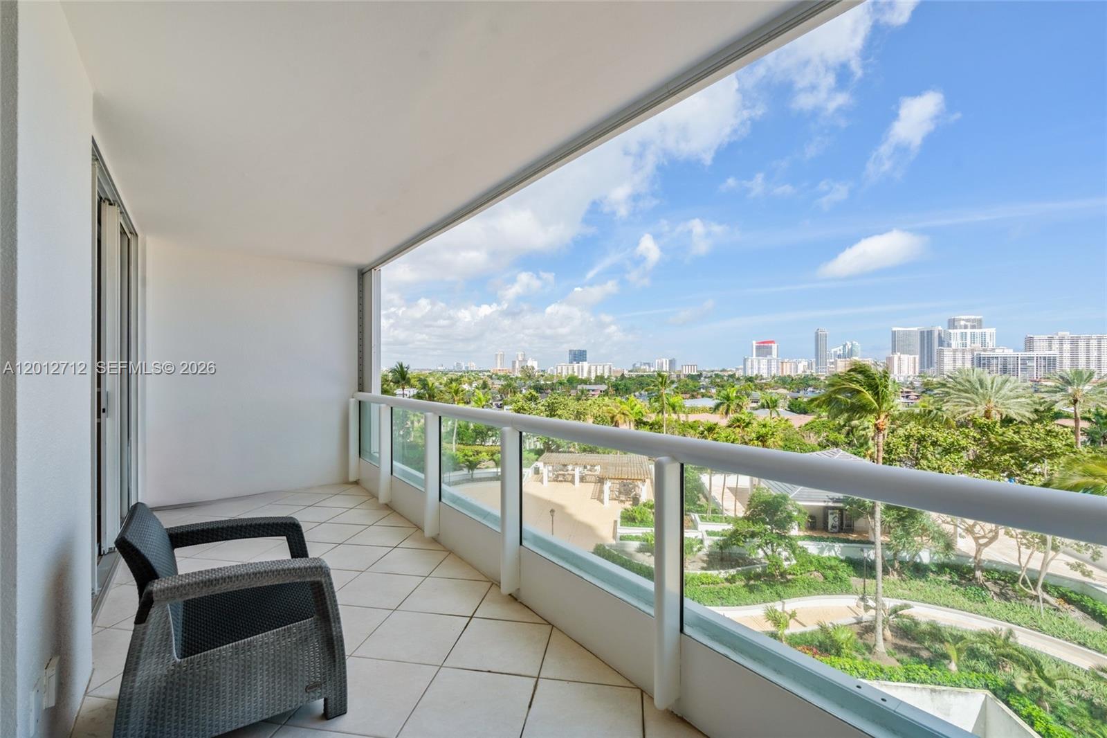 21205 YACHT CLUB DR #805, Aventura FL 33180