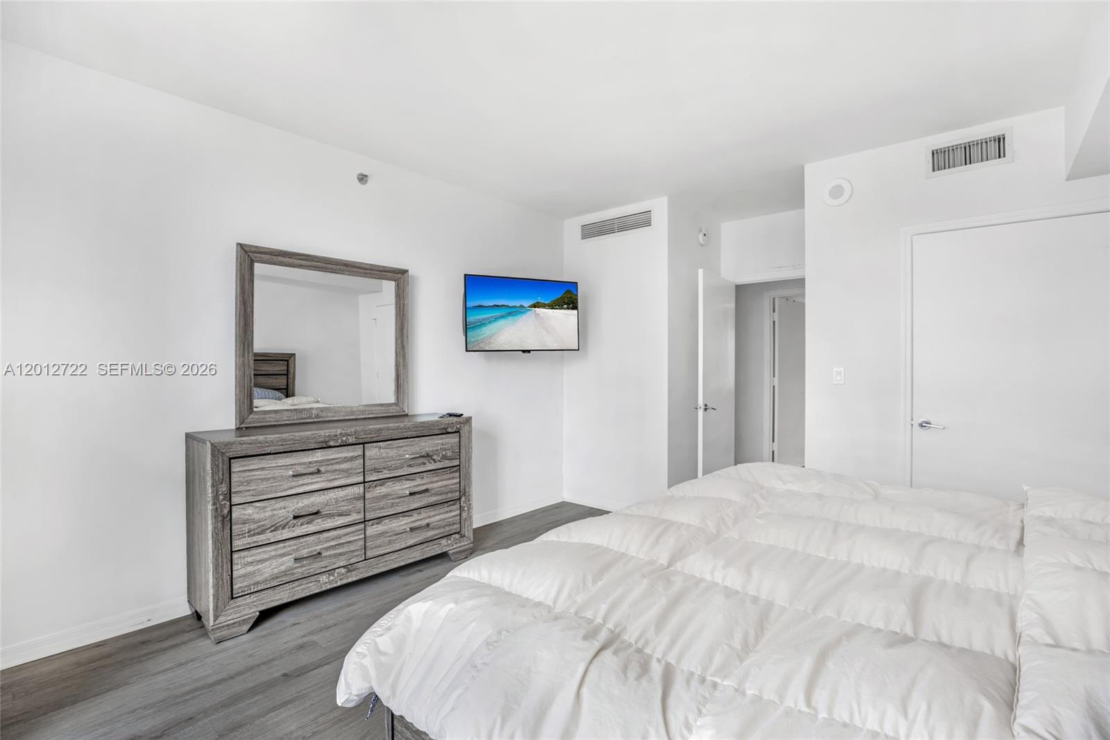500 Brickell Ave #2508, Miami FL 33131