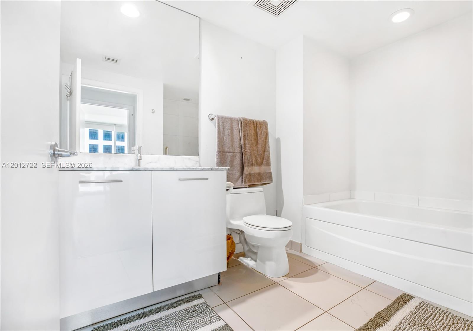 500 Brickell Ave #2508, Miami FL 33131