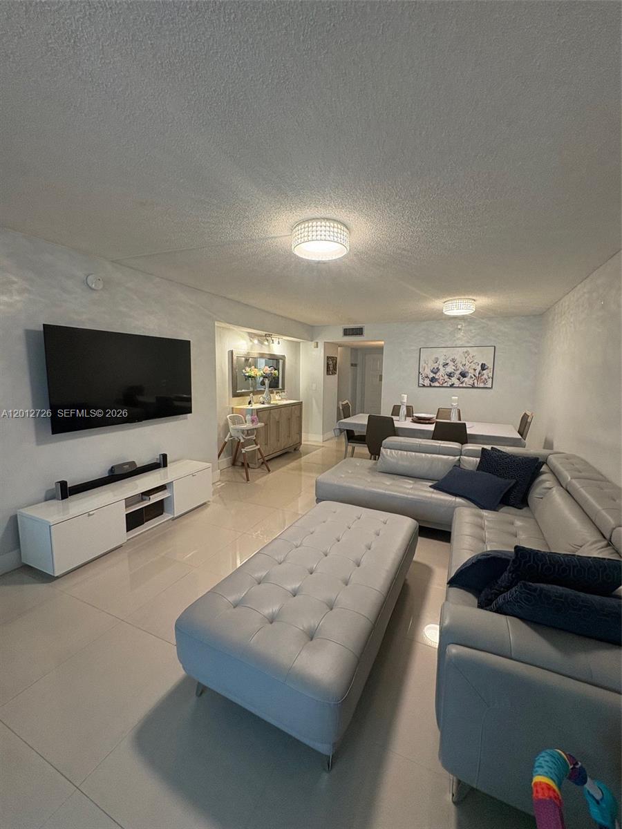 9531 Seagrape Dr #106, Davie FL 33324