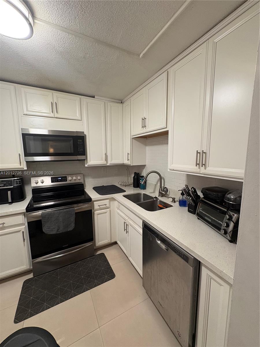9531 Seagrape Dr #106, Davie FL 33324