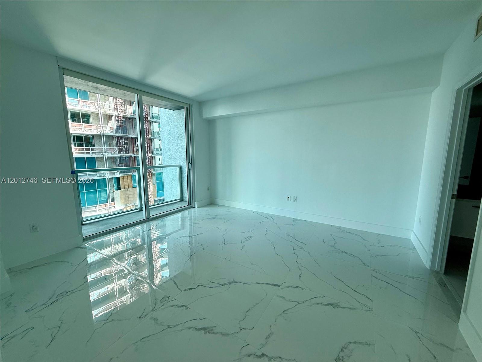 55 SE 6th St #1603, Miami FL 33131