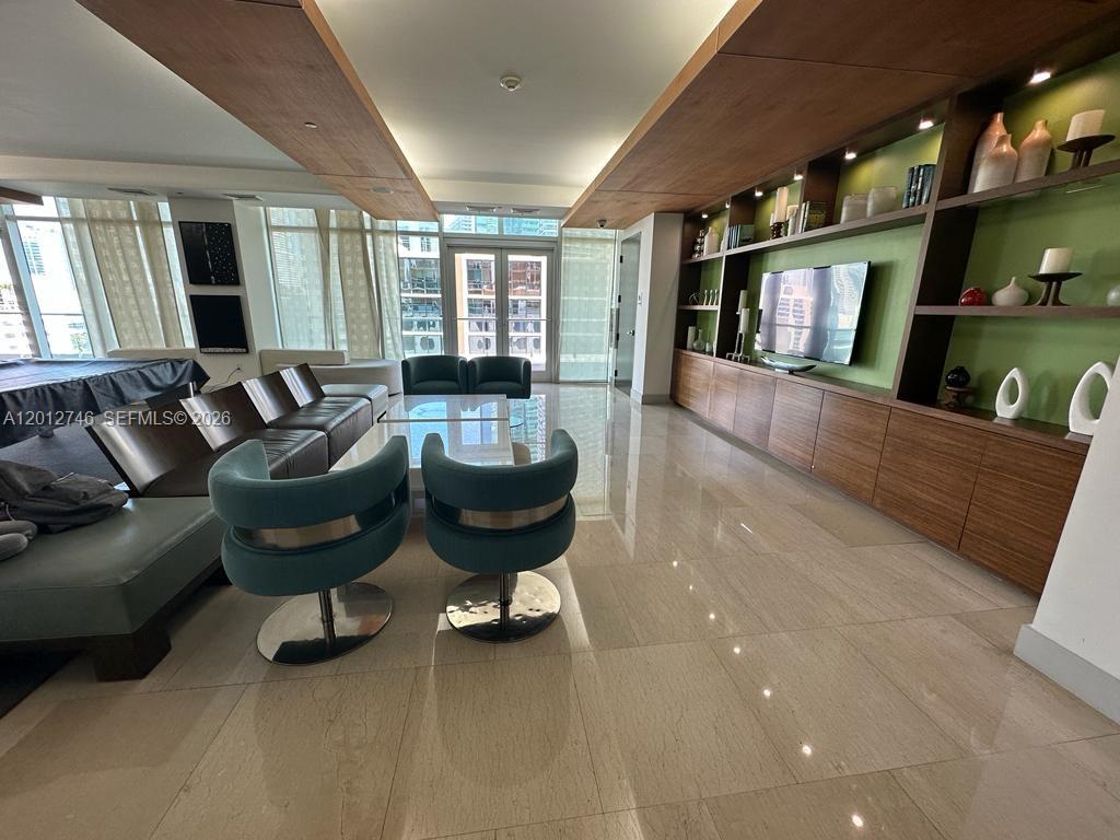55 SE 6th St #1603, Miami FL 33131