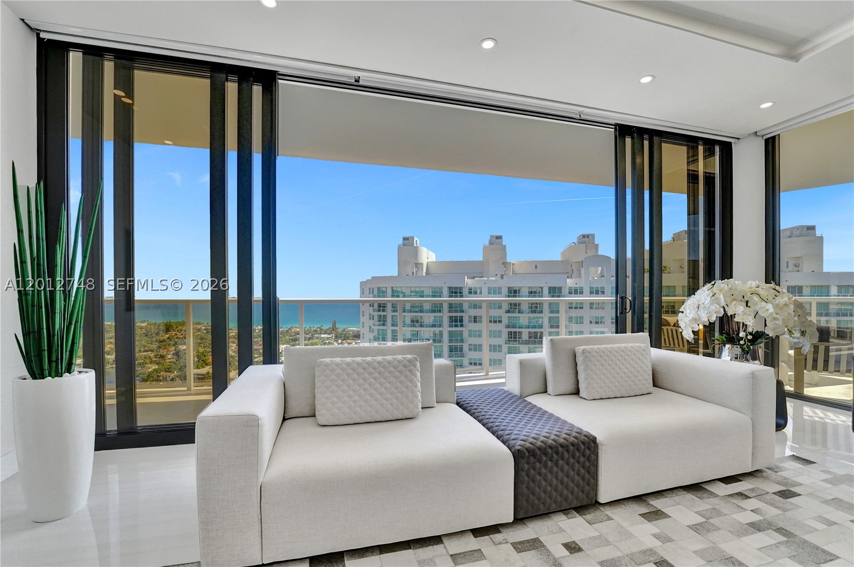 20281 E Country Club Dr #PH14, Aventura FL 33180