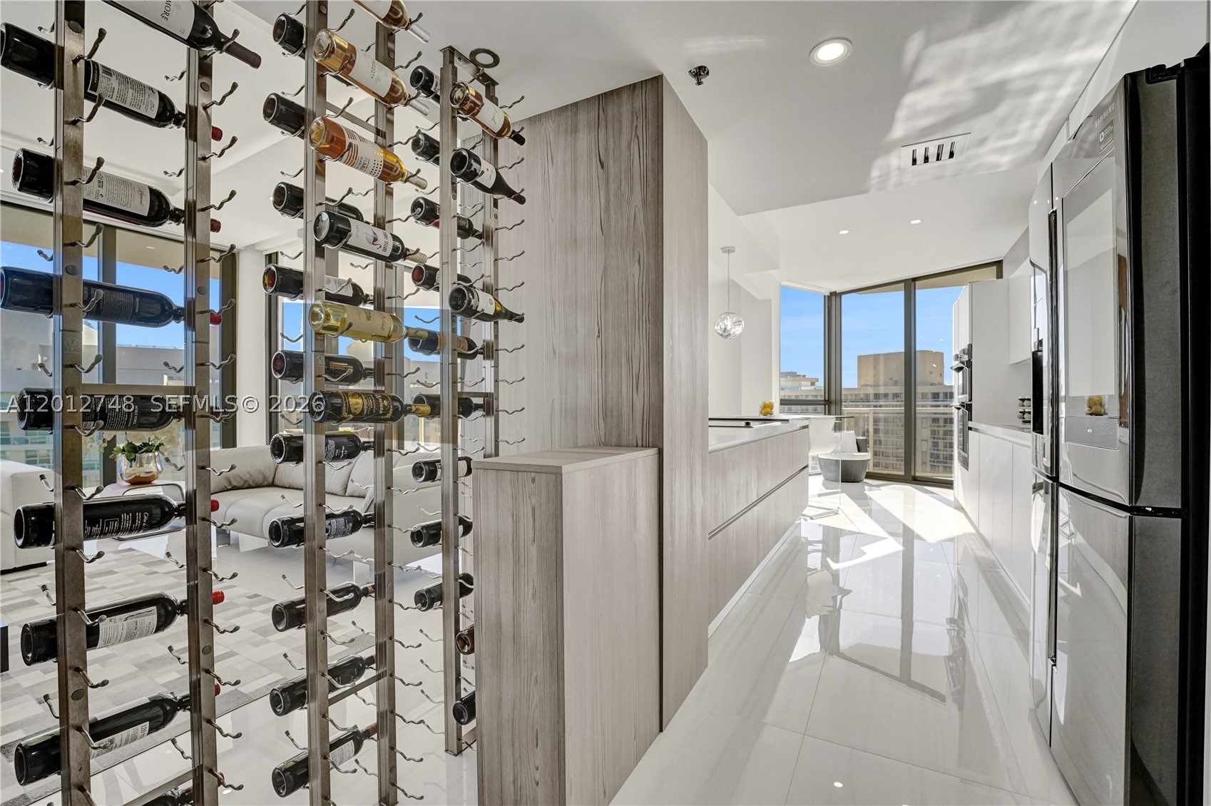 20281 E Country Club Dr #PH14, Aventura FL 33180